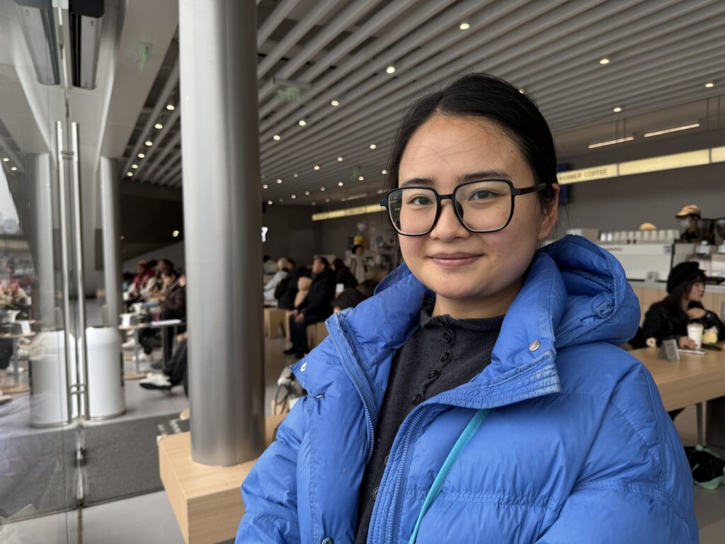 Online salgs-arbejder. Tjener 8.000 RMB i måneden.